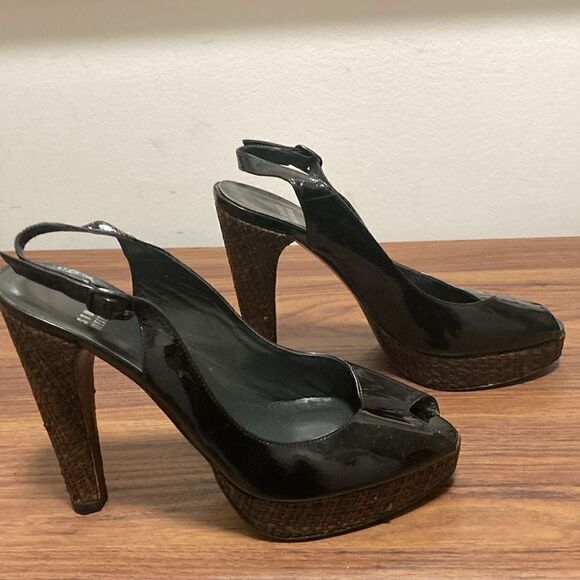 Stuart Weitzman Black Patent Leather Sling Back Peep Toe Pumps. Size 8.5. - Picture 3 of 9
